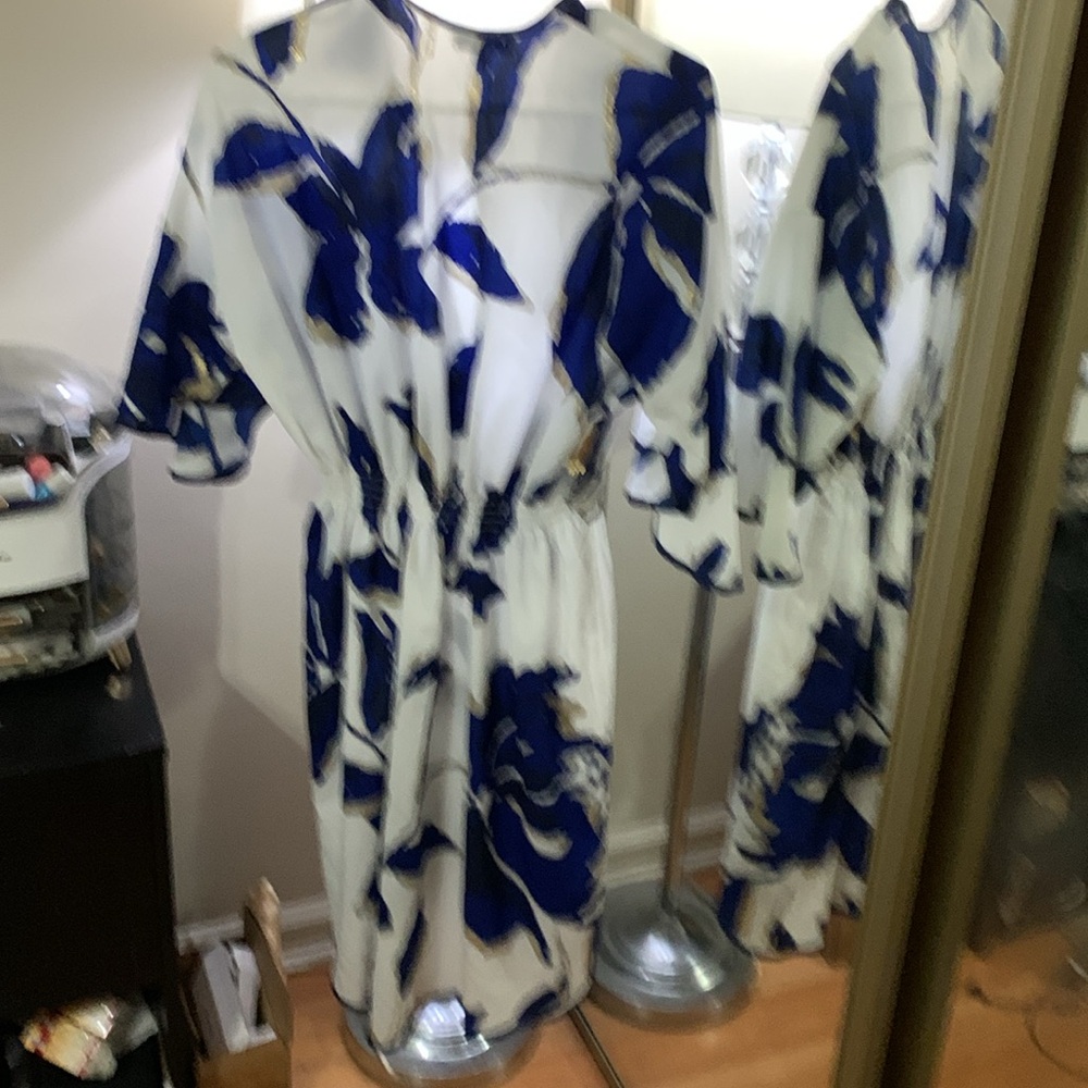 Dress - Picture 4 of 7